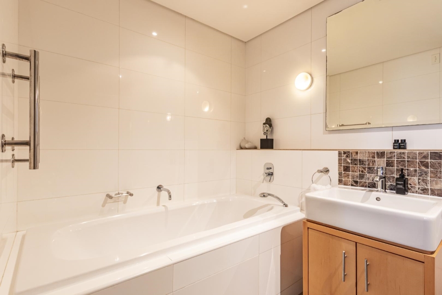 1 Bedroom Property for Sale in Cape Town City Centre Western Cape